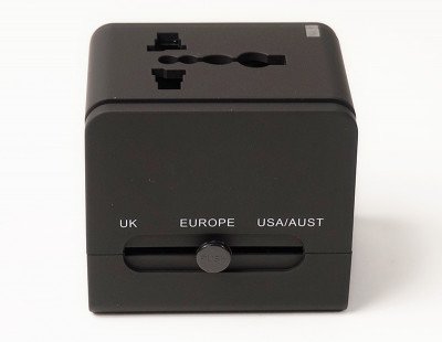 Универсальный дорожный сетевой переходник PowerPlant c USB 220V 6A